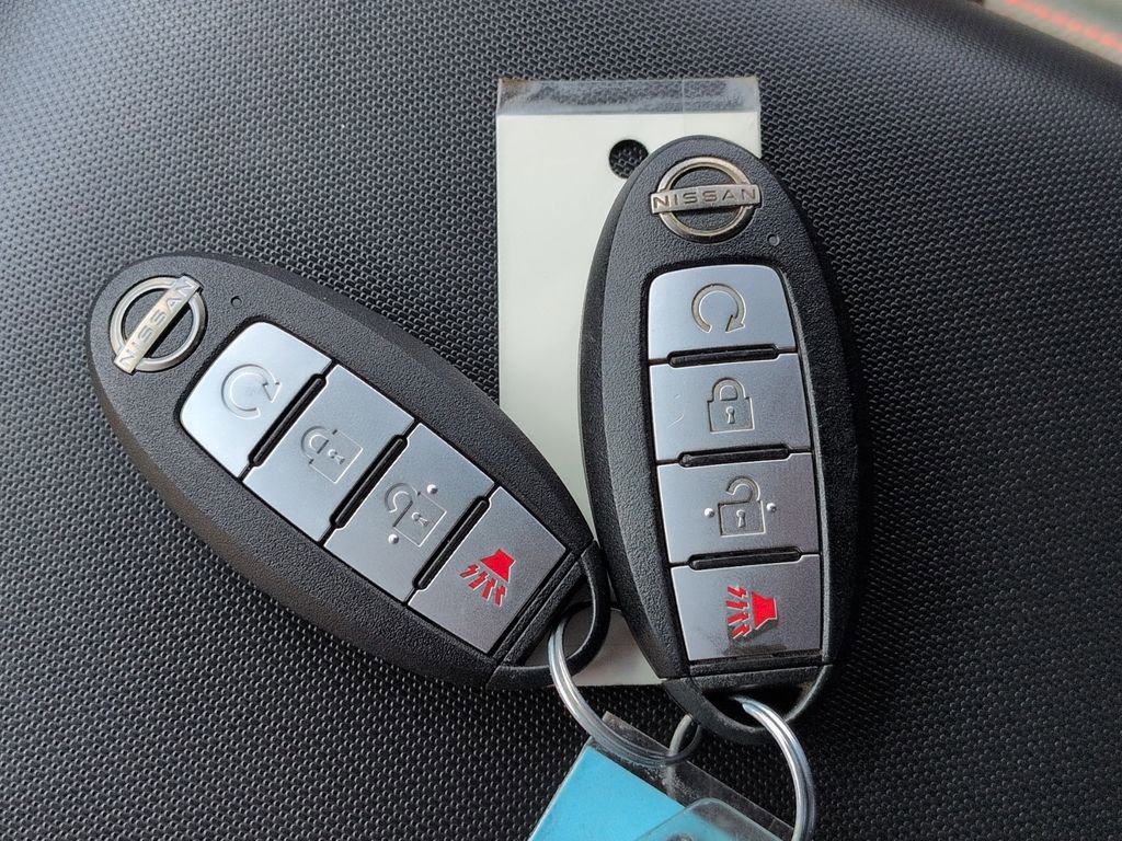 Used 2023 Nissan Frontier PRO-4X w/ Pro Convenience Package image 30