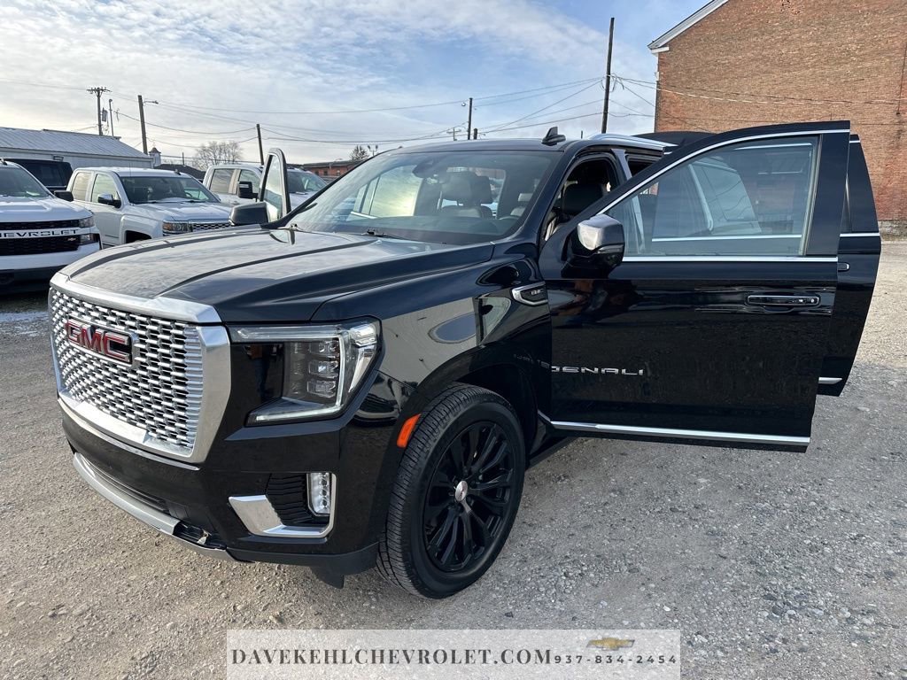 Used 2021 GMC Yukon XL Denali w/ Denali Premium Package image 35