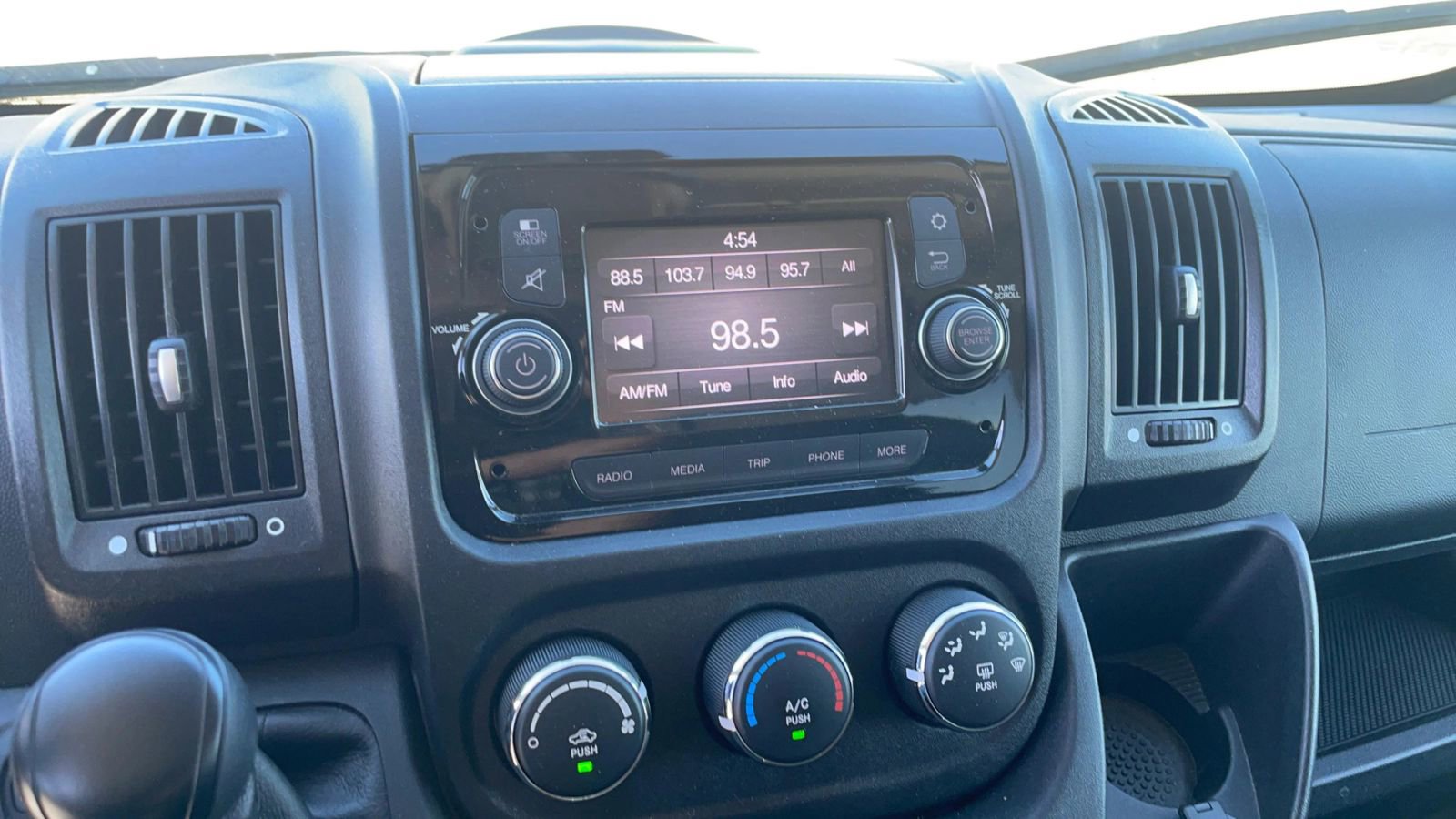 Used 2020 RAM ProMaster 1500 w/ Interior Convenience Group FWD image 10