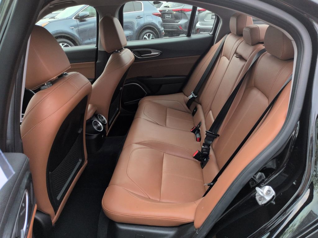 Used 2019 Alfa Romeo Giulia AWD image 25