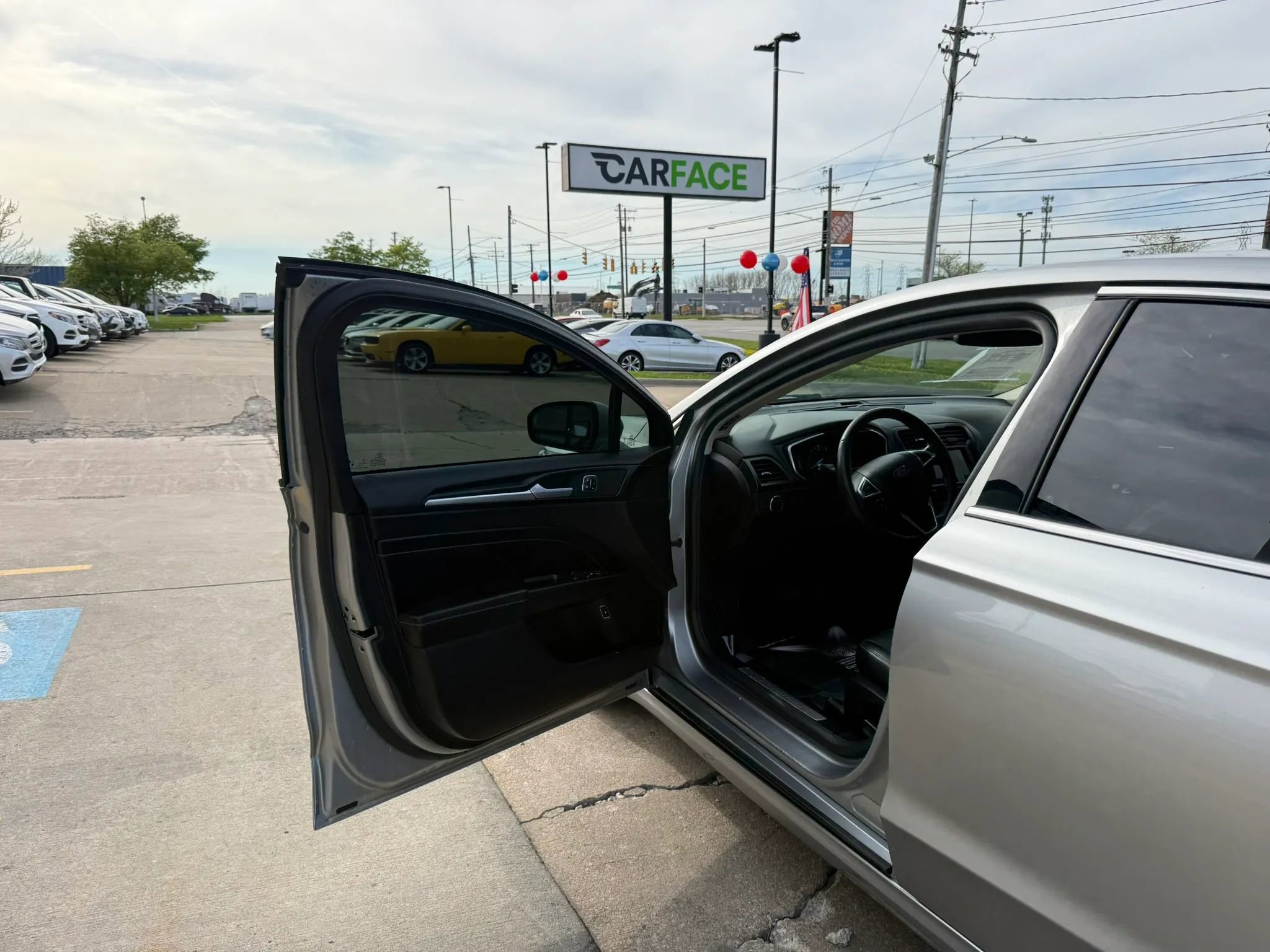 Used 2020 Ford Fusion Energi Titanium FWD image 17