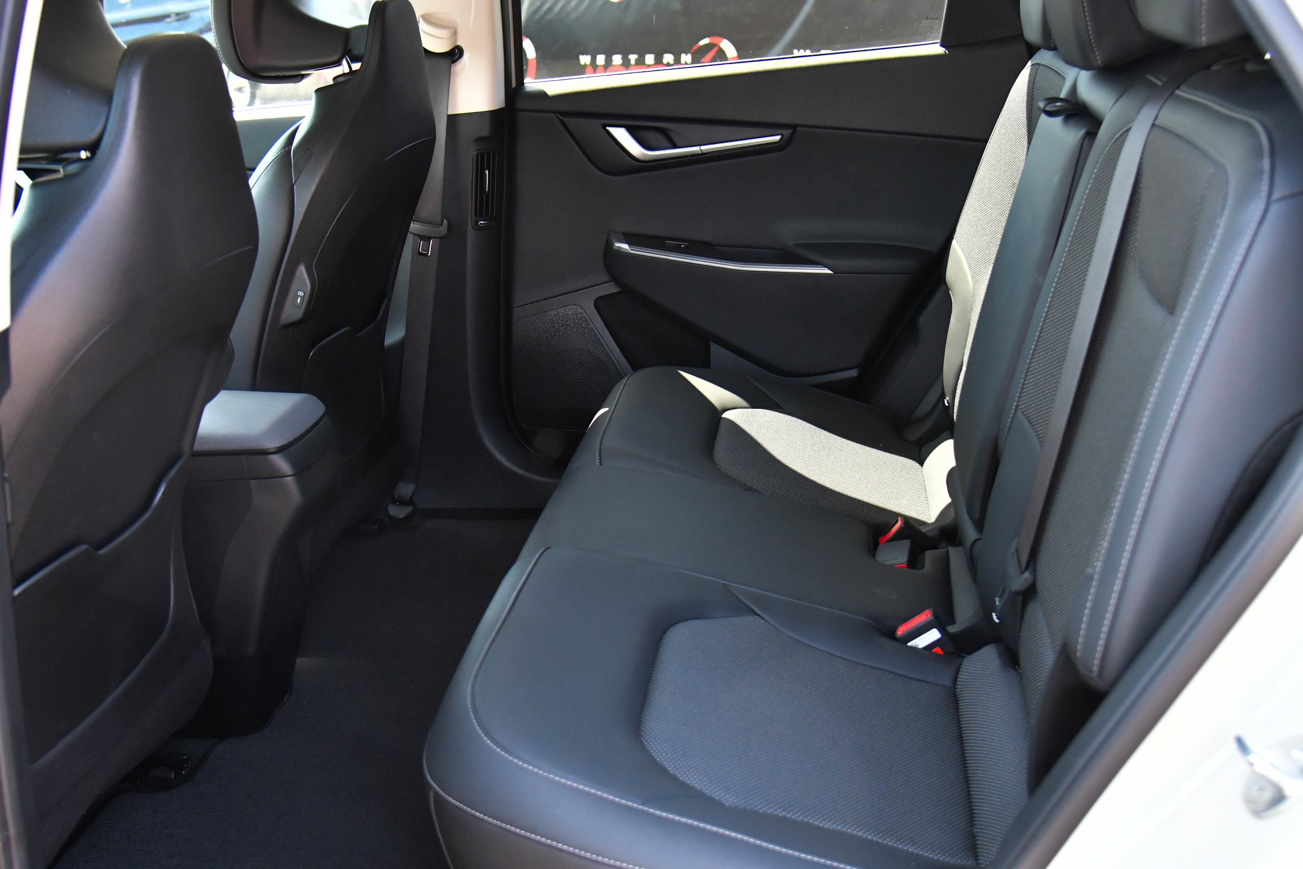 Used 2024 Kia EV6 Light RWD image 43