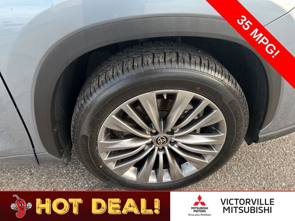 Used 2021 Toyota Highlander Platinum FWD image 10