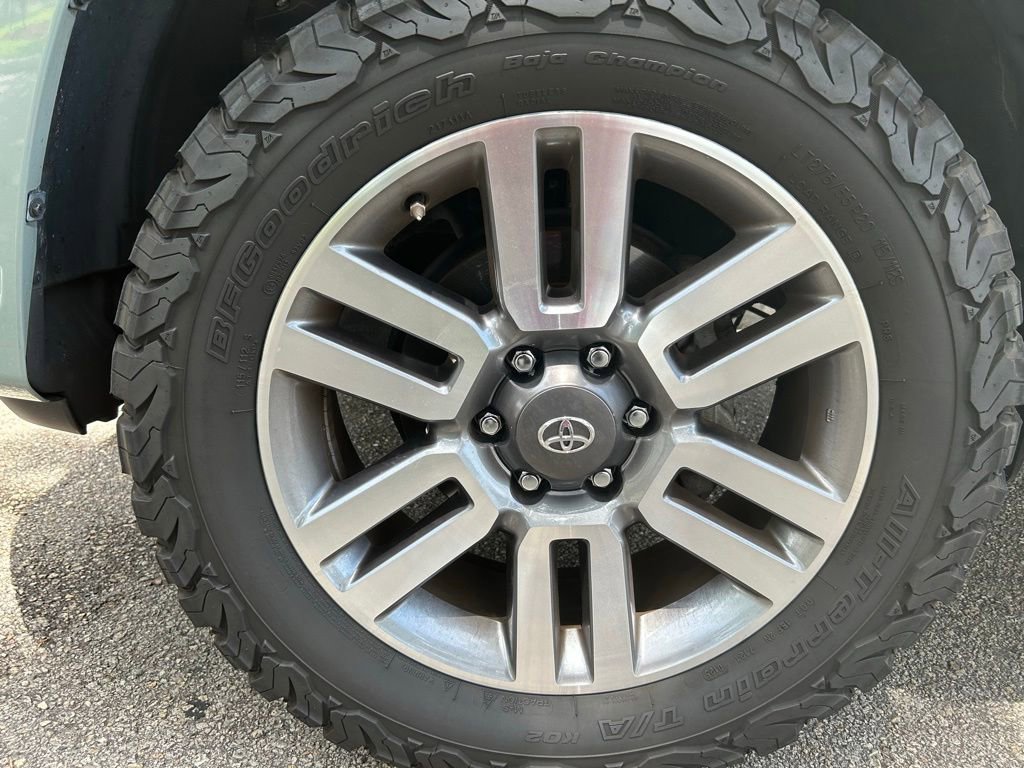 Used 2022 Toyota 4Runner TRD Sport w/ Technology Package RWD image 10