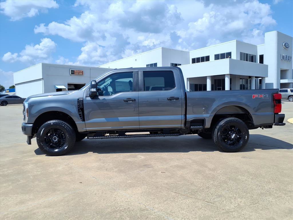 New 2026 Ford F250 4x4 Crew Cab Super Duty image 2