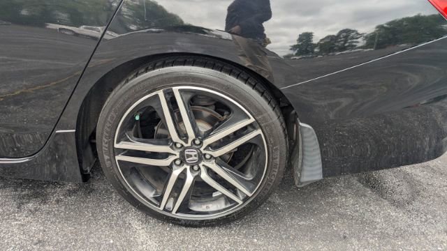 Used 2017 Honda Accord Touring image 10