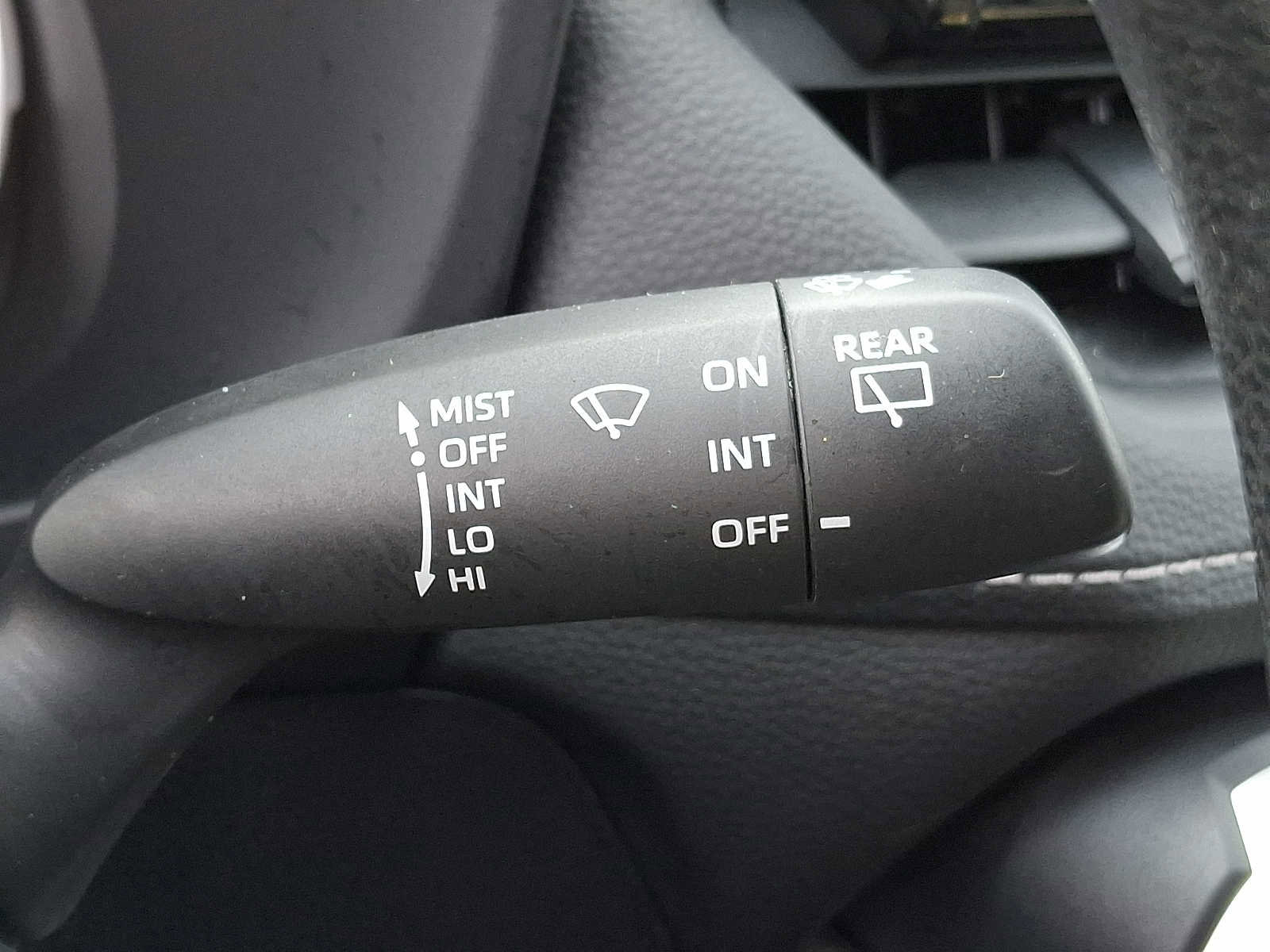 Used 2022 Toyota RAV4 LE image 20