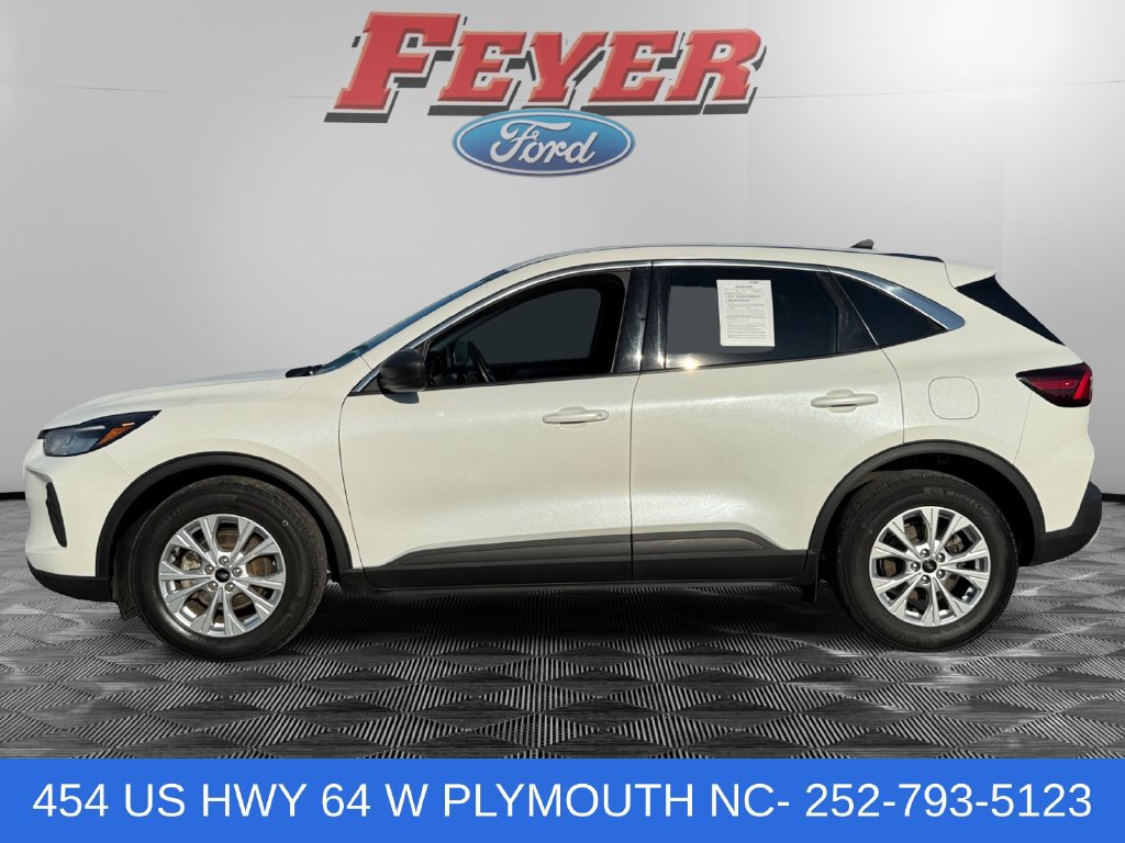 Used 2023 Ford Escape Active FWD image 2