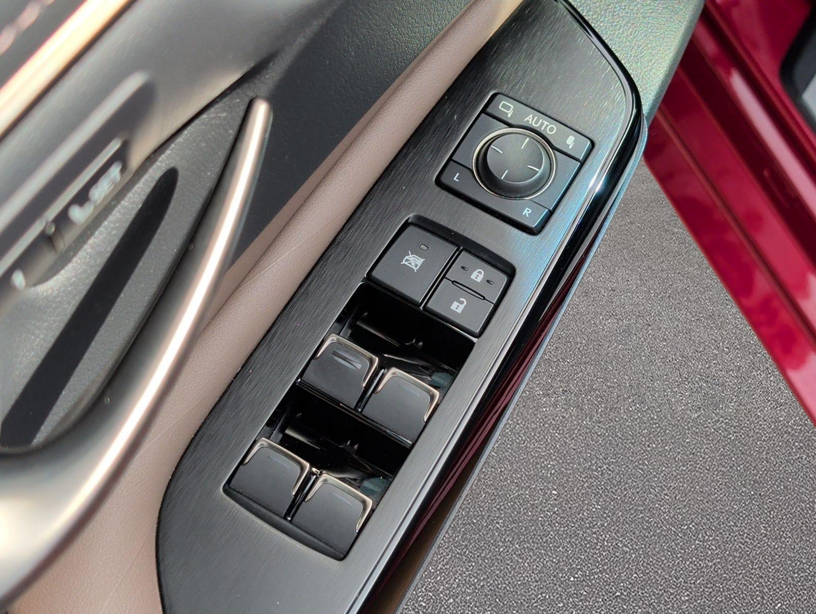 Used 2022 Lexus ES 350 Ultra Luxury w/ Accessory Package 2 FWD image 9