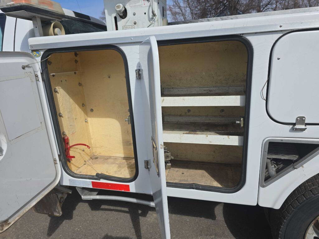 Used 2007 Ford F550 4x4 Regular Cab Super Duty image 8