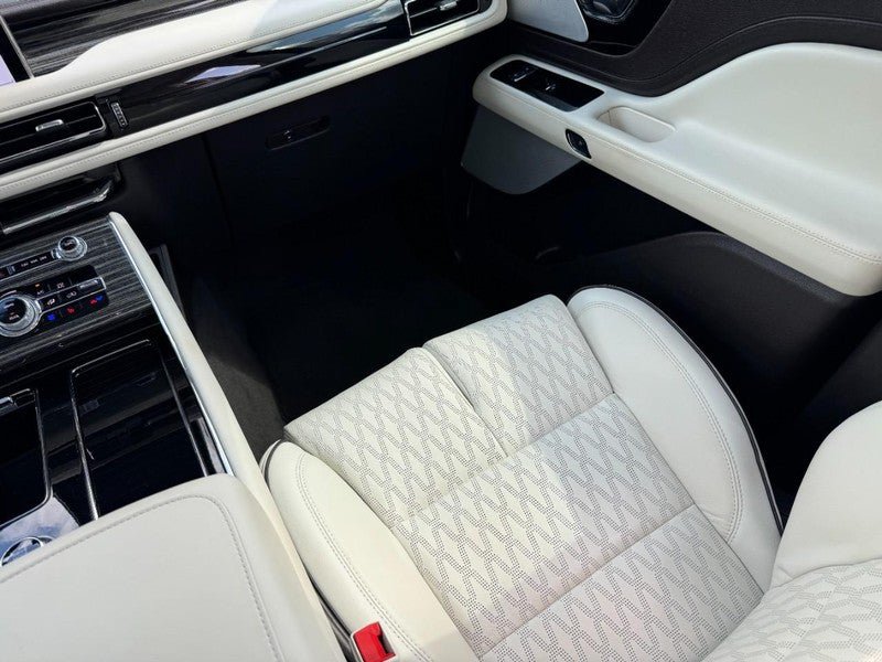 Used 2024 Lincoln Aviator Black Label w/ Dynamic Handling Package AWD/4WD image 16