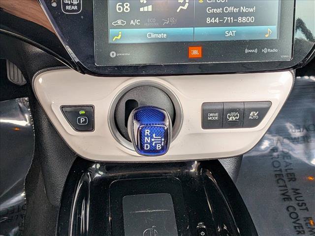 Used 2017 Toyota Prius Prime Advanced w/ Preferred Accessory Package FWD image 14