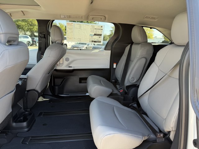 New 2026 Toyota Sienna XLE FWD image 26