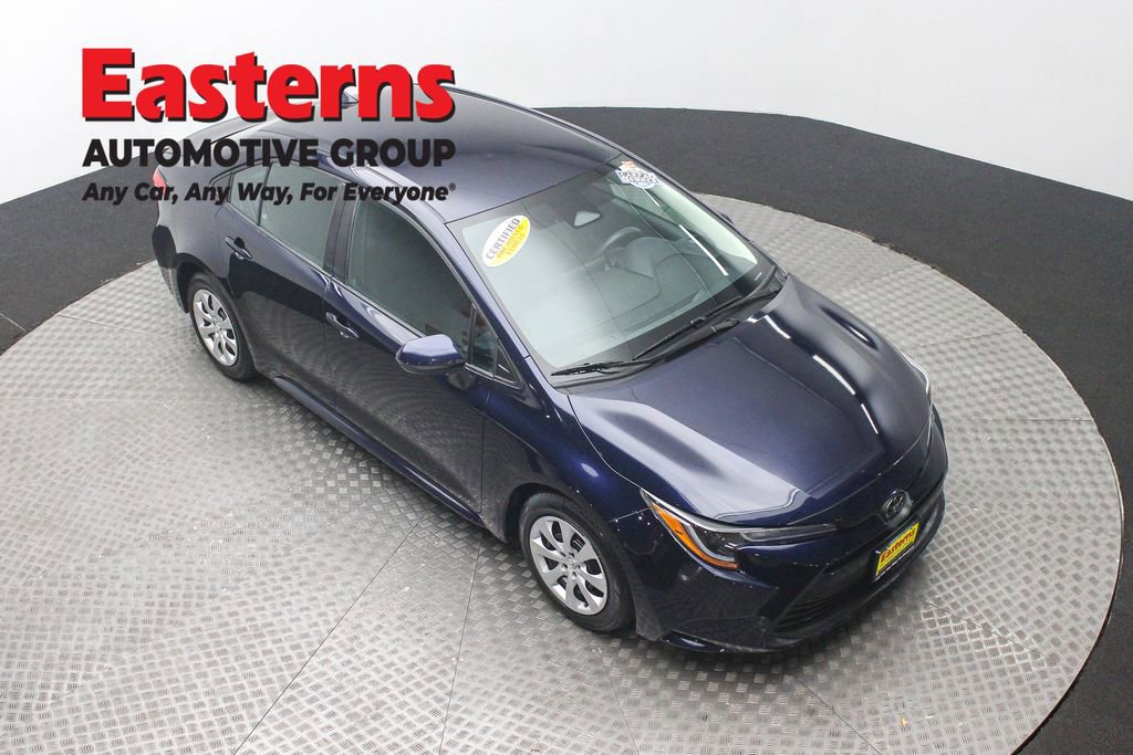 Used 2023 Toyota Corolla LE image 3