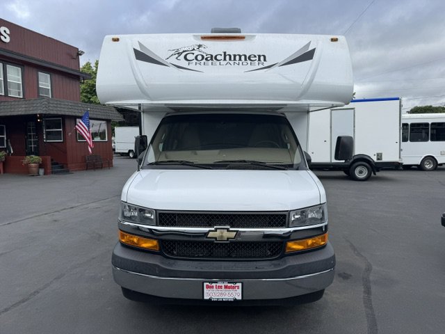 Used 2019 Chevrolet Express 4500 w/ RV Package RWD image 4