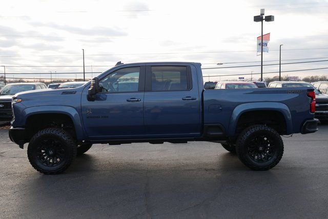 Used 2025 Chevrolet Silverado 2500 LT w/ Trail Boss Package image 9