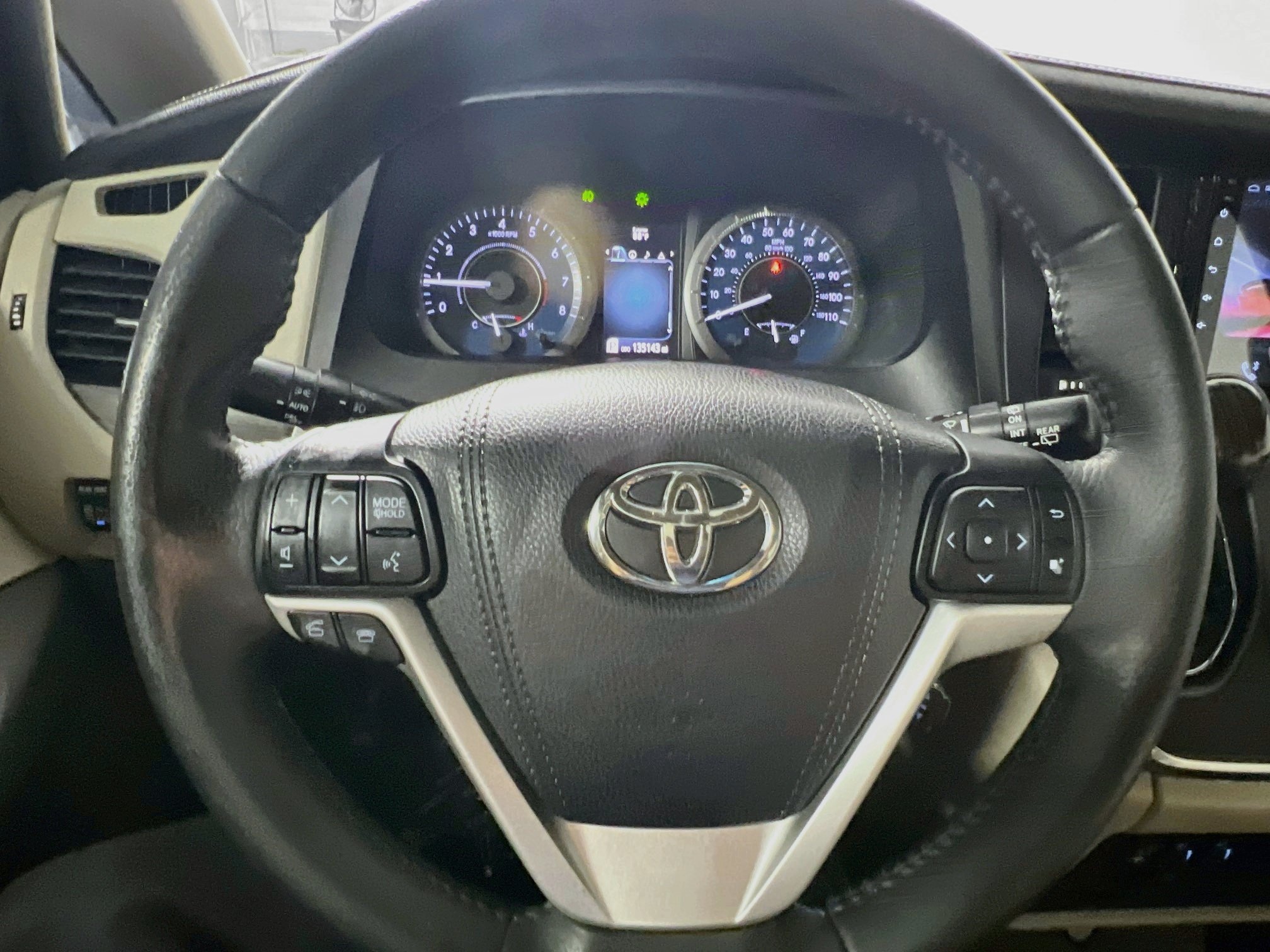 Used 2017 Toyota Sienna Limited FWD image 18