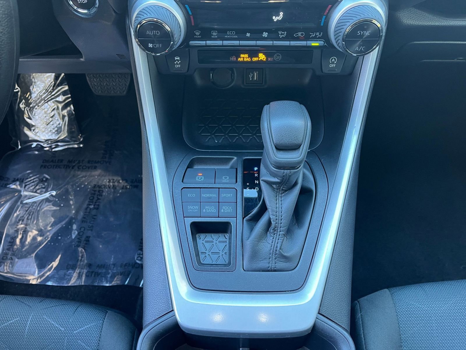 Used 2025 Toyota RAV4 XLE image 42