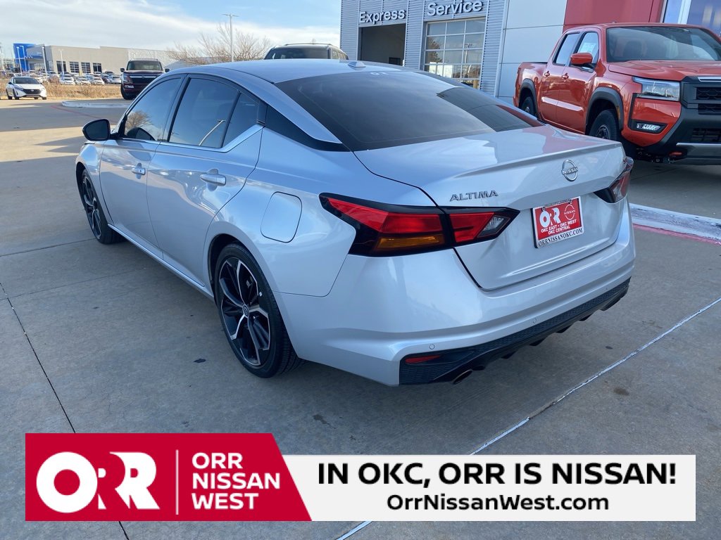Used 2023 Nissan Altima 2.5 SR image 3