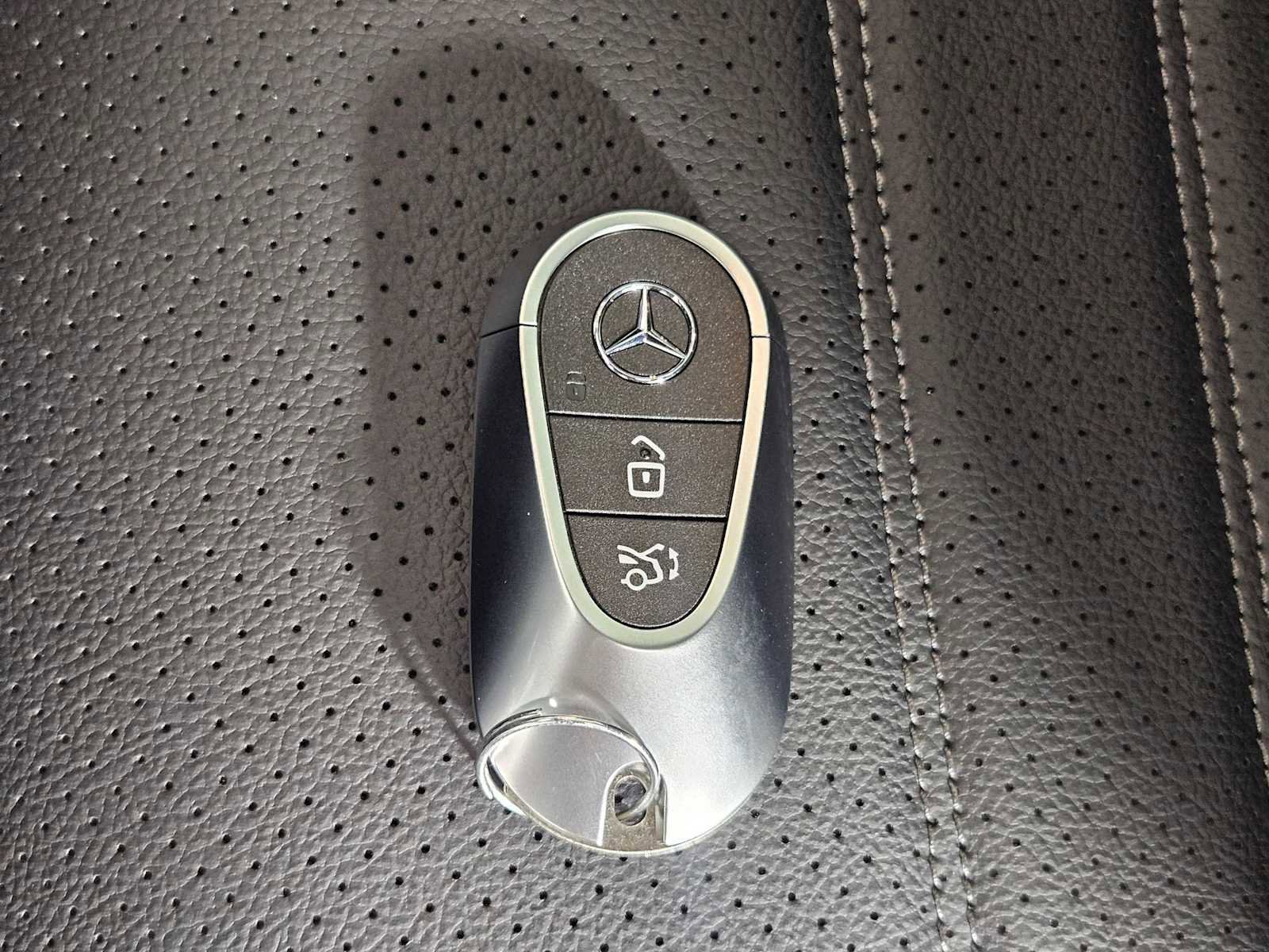 New 2025 Mercedes-Benz GLC 350e 4MATIC image 38