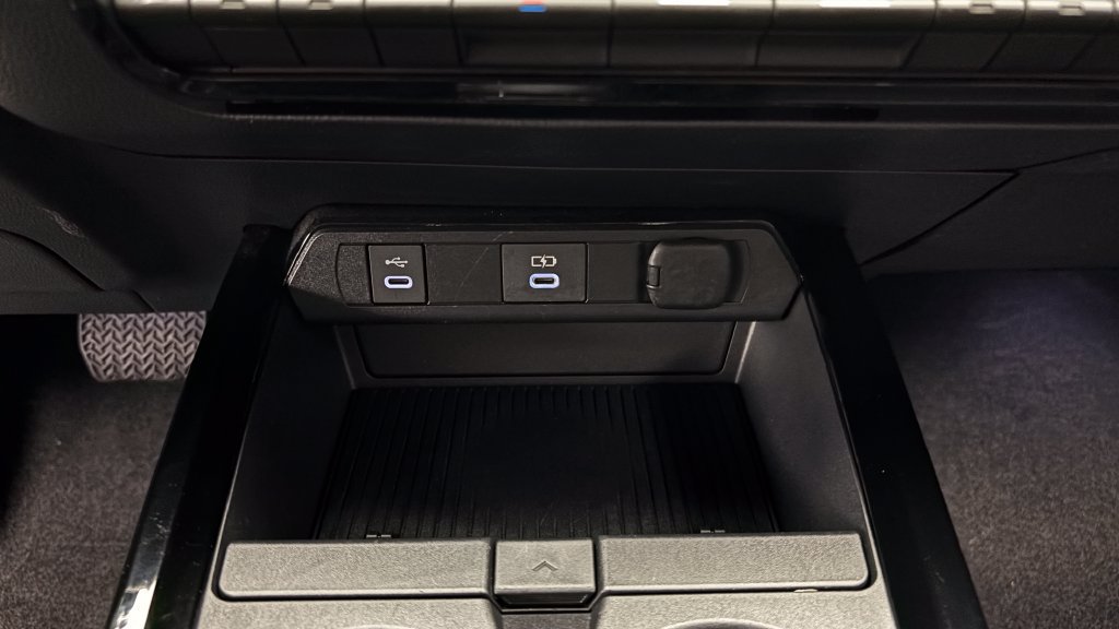 Certified 2023 Toyota Prius Prime FWD image 24