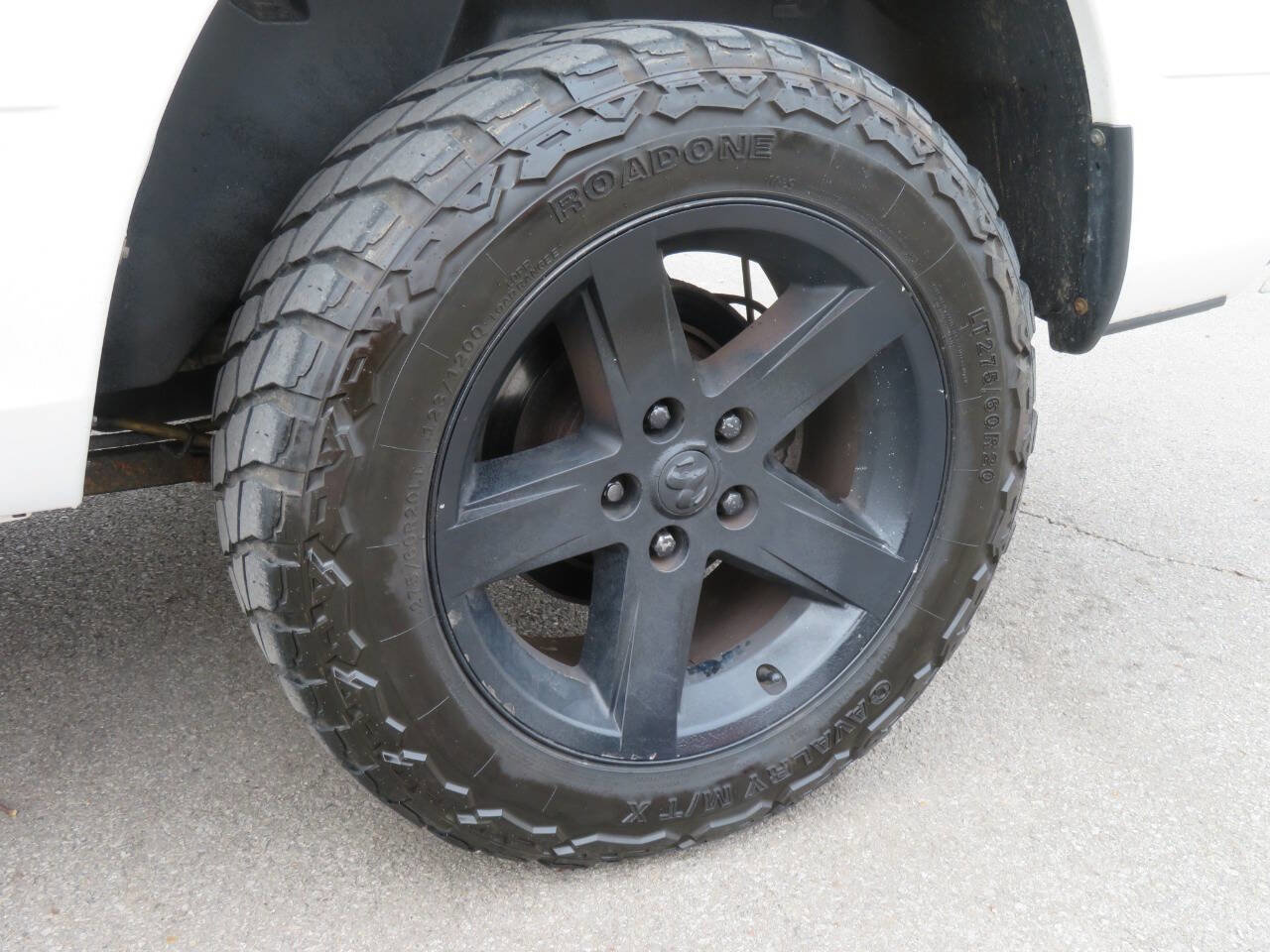 Used 2017 RAM 1500 Express image 5