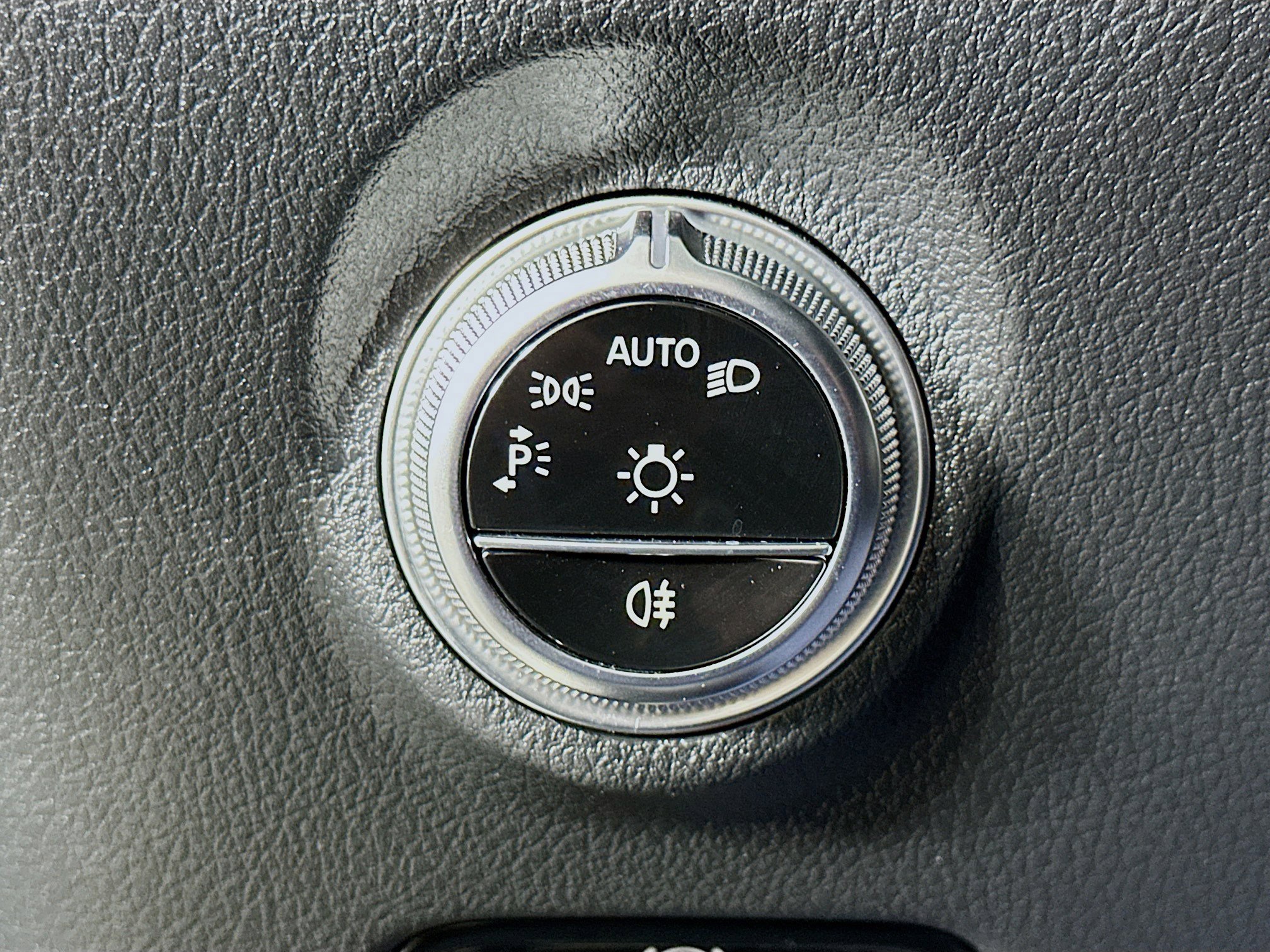 Used 2024 Mercedes-Benz C 300 4MATIC Sedan image 17