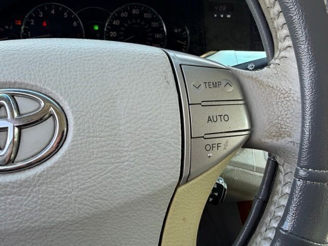 Used 2005 Toyota Avalon XLS FWD image 9