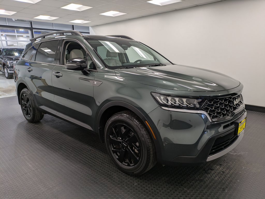 Used 2022 Kia Sorento S w/ Panoramic Sunroof Package image 3