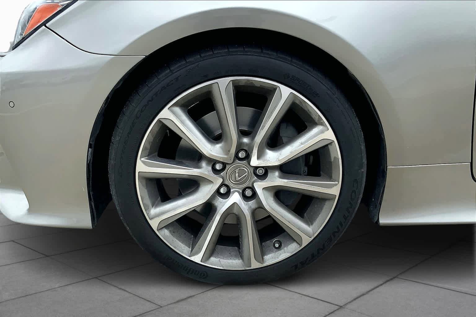 Used 2015 Lexus RC 350 w/ Luxury Package RWD image 16
