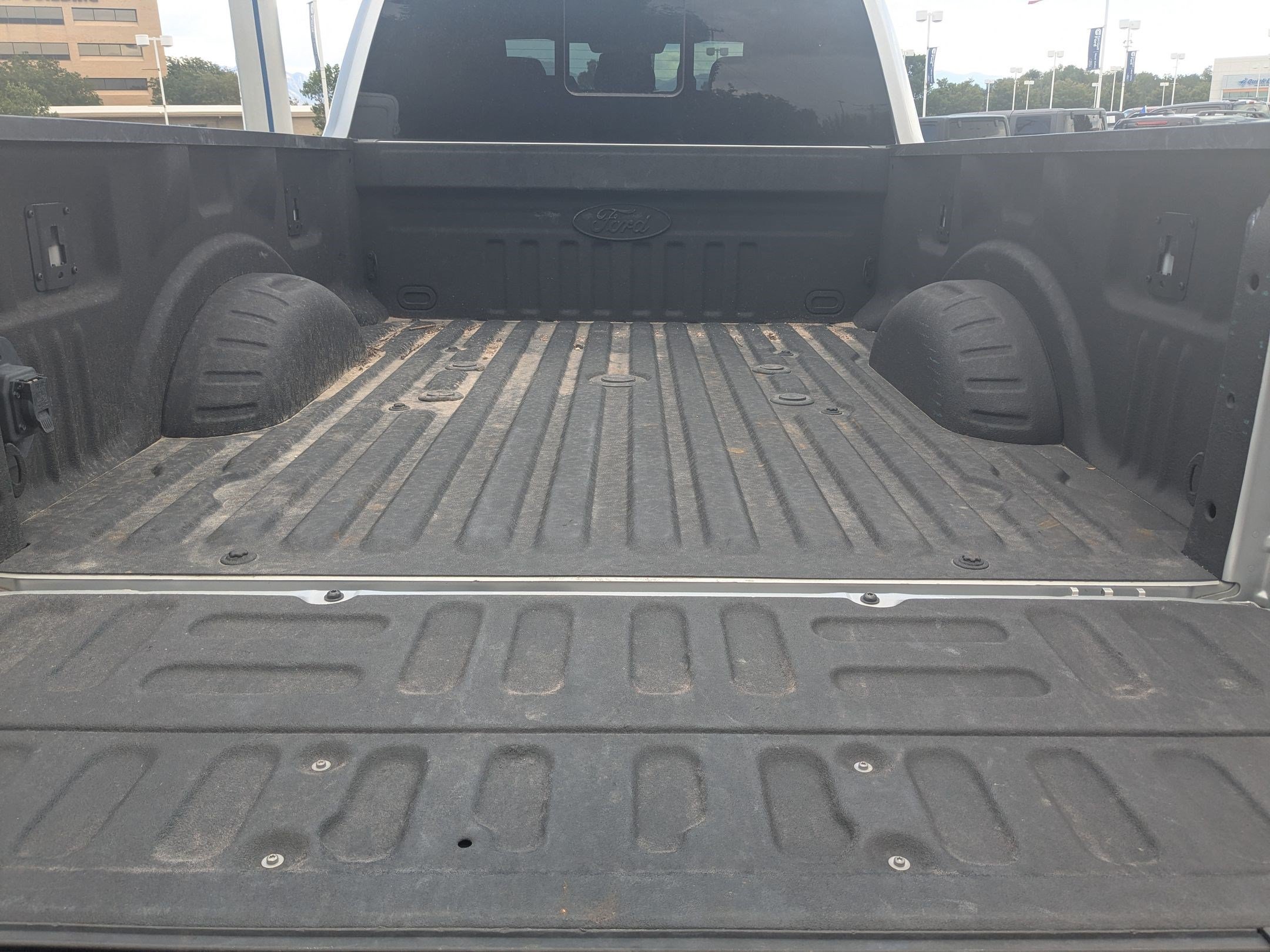Used 2019 Ford F350 Platinum w/ Platinum Ultimate Package AWD/4WD image 31
