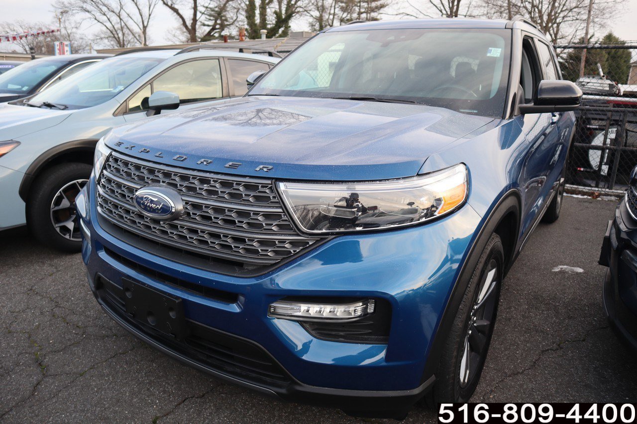 Used 2022 Ford Explorer XLT w/ Equipment Group 202A image 5