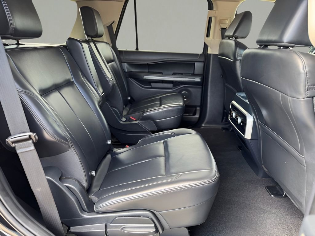 Used 2024 Ford Expedition XLT image 11