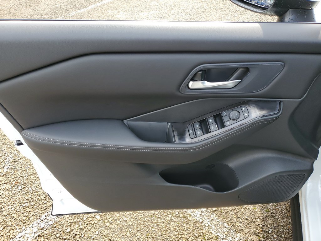 New 2026 Nissan Rogue SV AWD/4WD image 15