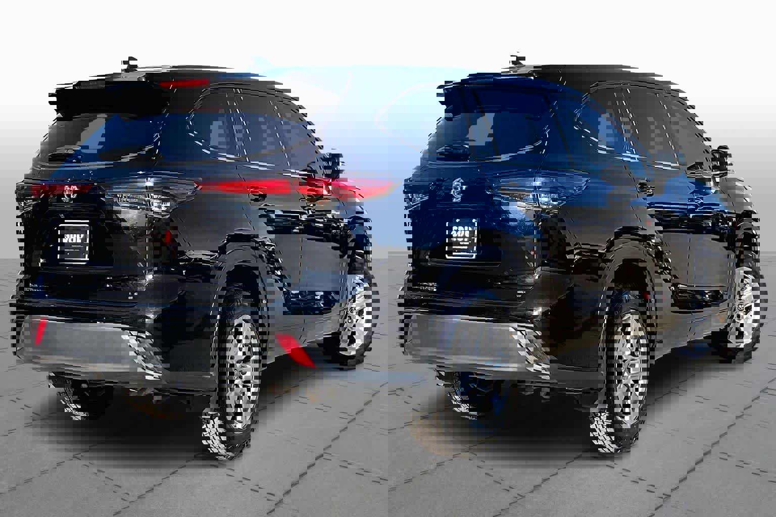 Used 2023 Toyota Highlander LE image 12