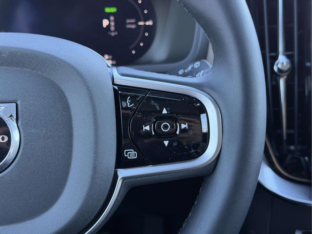 New 2026 Volvo XC90 T8 Plus w/ Protection Package Premier AWD/4WD image 9