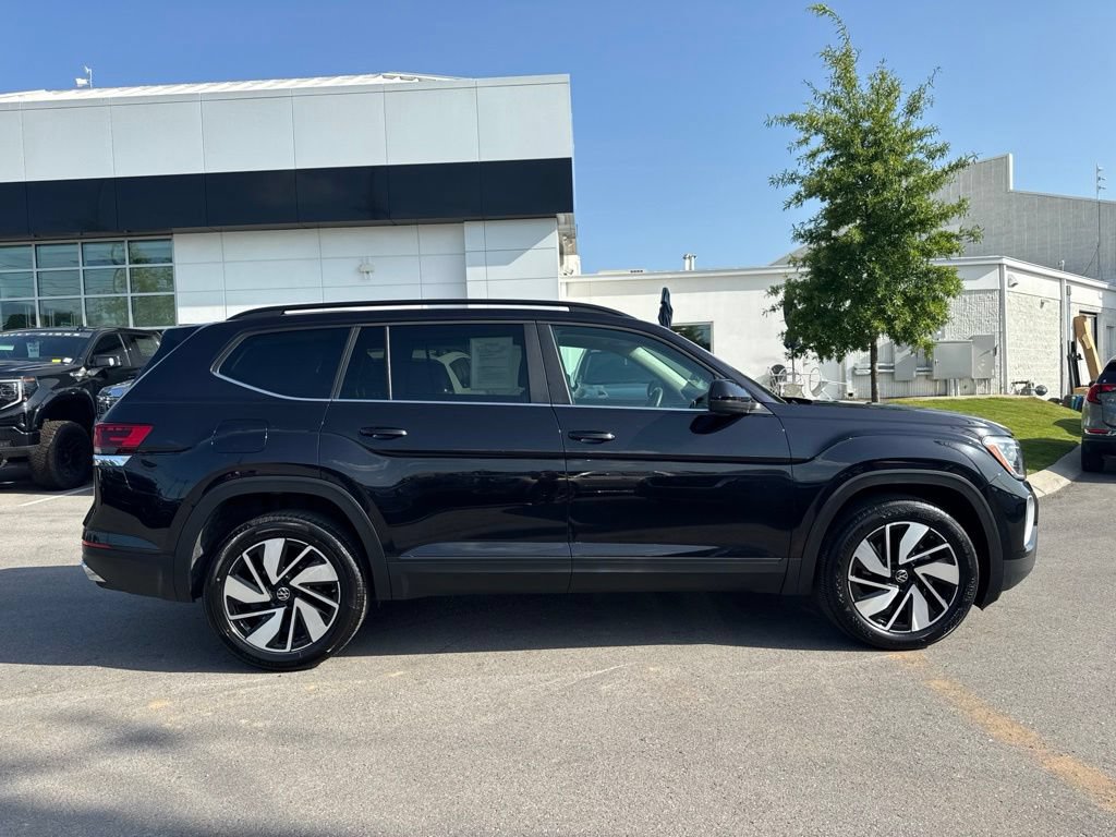 Used 2024 Volkswagen Atlas SE AWD/4WD image 8