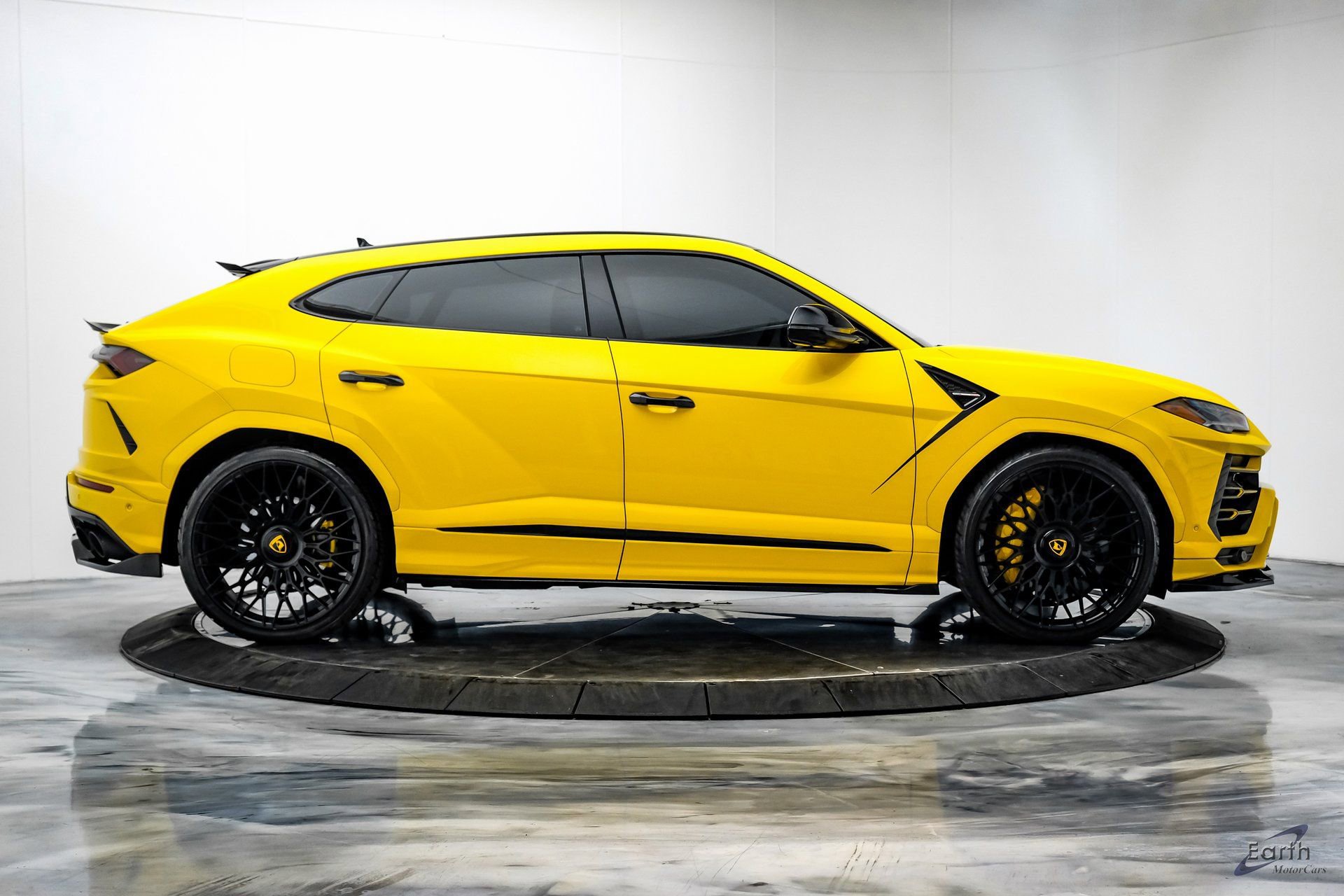 Used 2021 Lamborghini Urus image 21