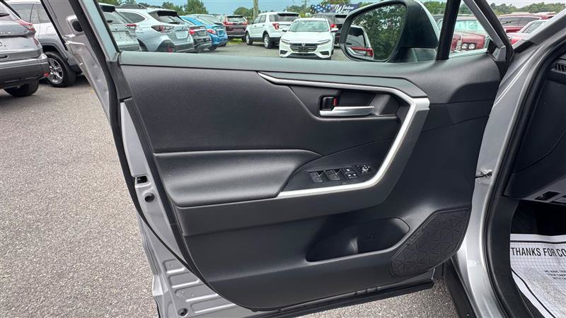 Used 2022 Toyota RAV4 XLE w/ Convenience Package AWD/4WD image 32