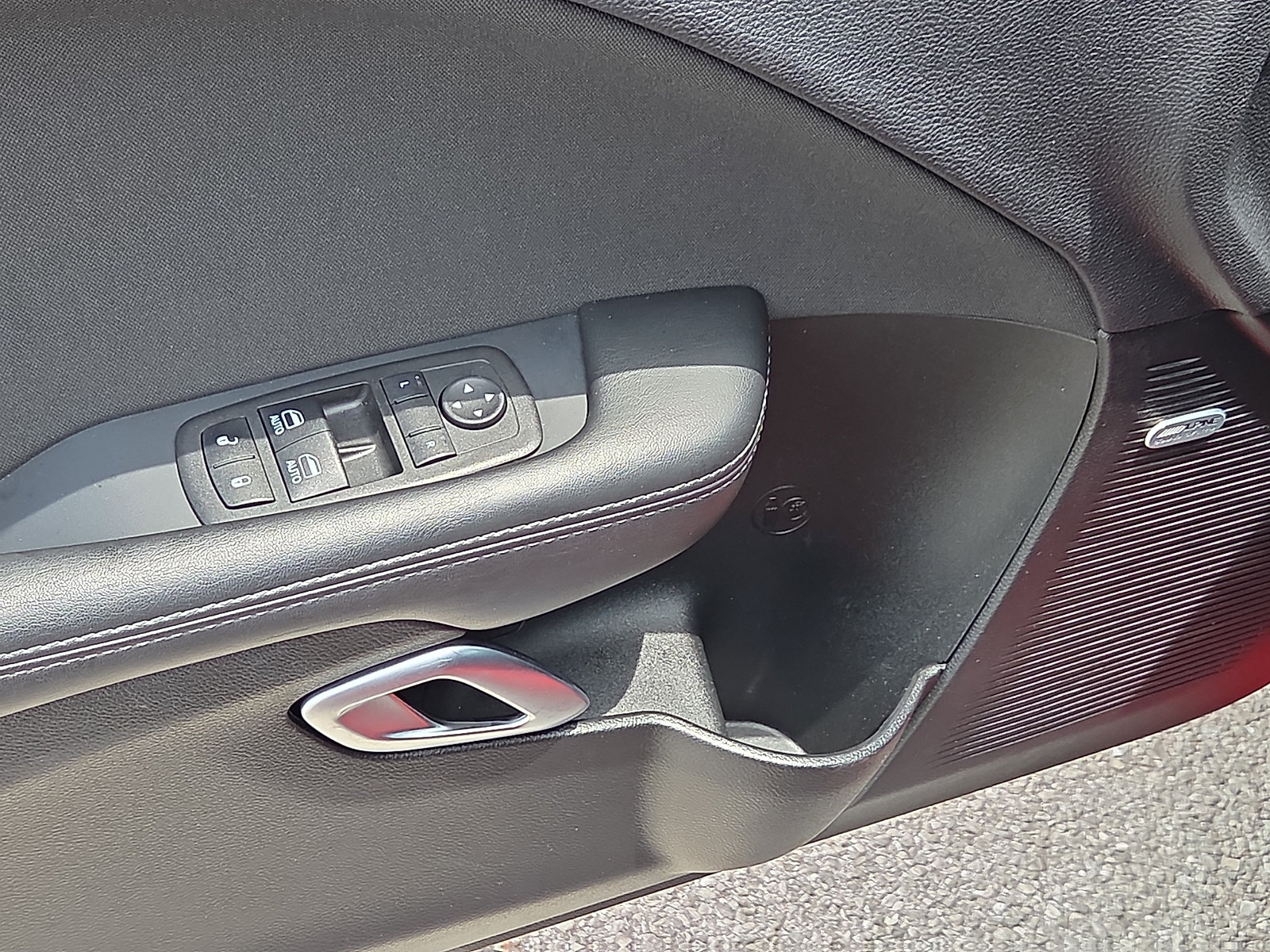Used 2023 Dodge Challenger SXT RWD image 13