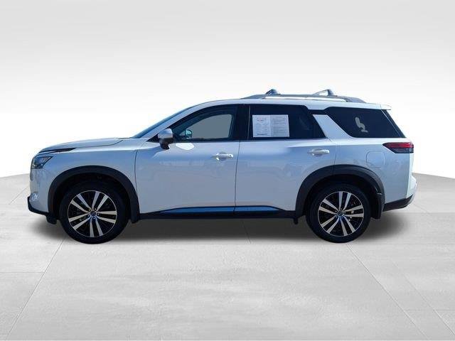 Used 2025 Nissan Pathfinder Platinum w/ Cargo Package image 2