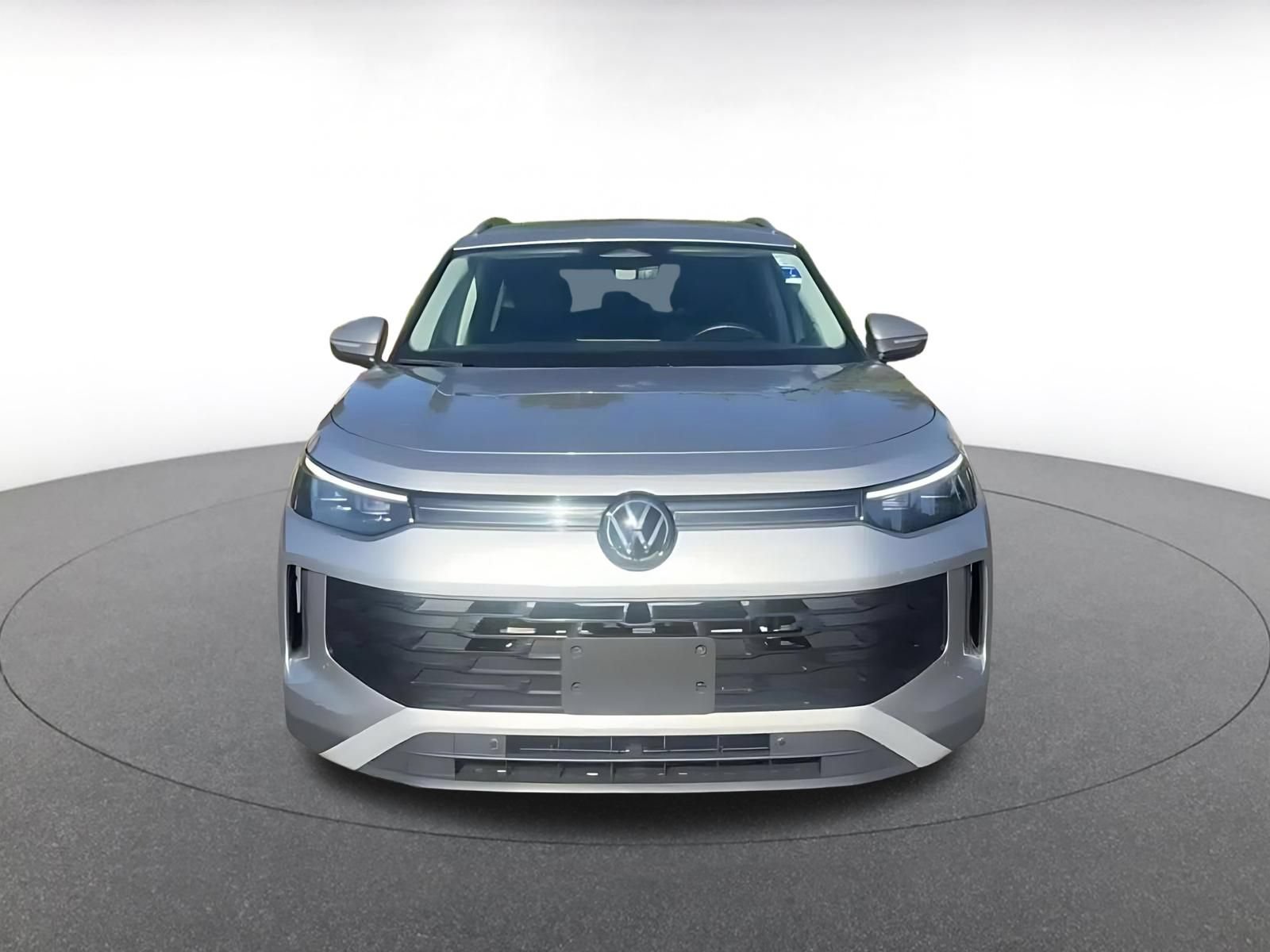 Used 2026 Volkswagen Tiguan SE AWD/4WD image 4