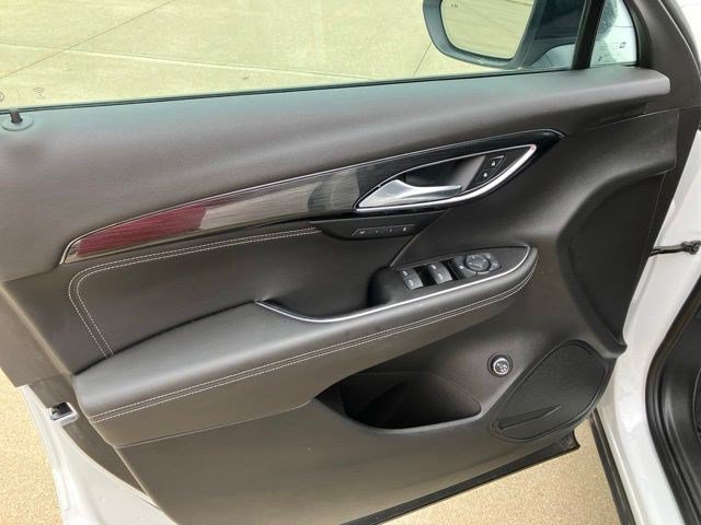 Used 2023 Buick Envision Essence w/ Sport Touring Package AWD/4WD image 10
