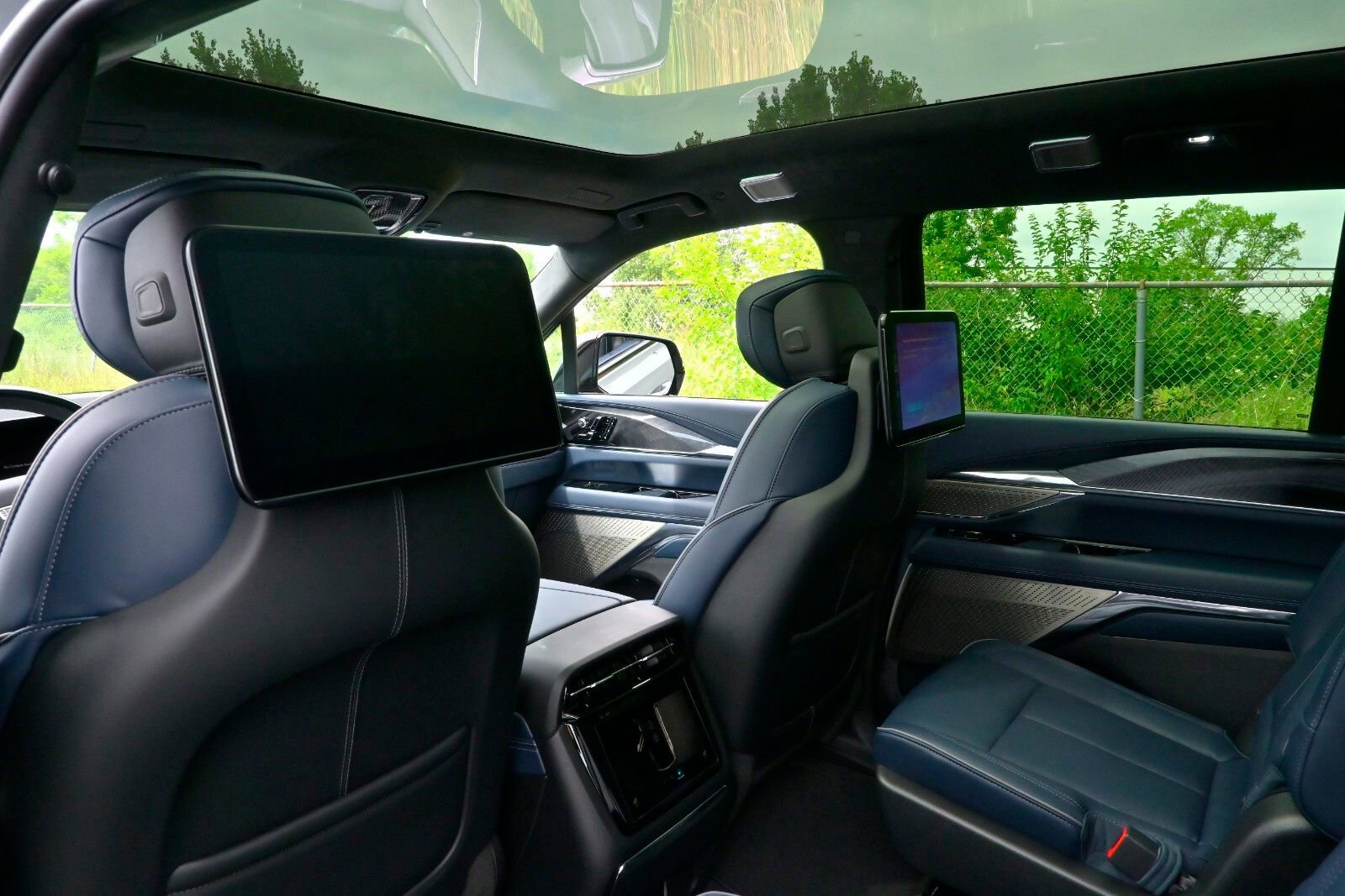 New 2026 Cadillac Escalade IQL Sport 2 image 21