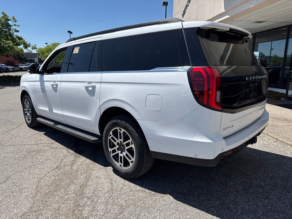 Used 2025 Ford Expedition Max Active AWD/4WD image 11
