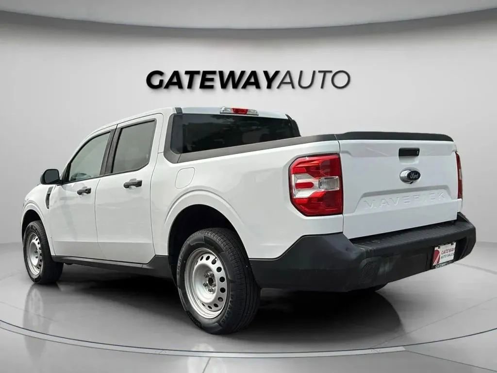 Used 2022 Ford Maverick XL image 3