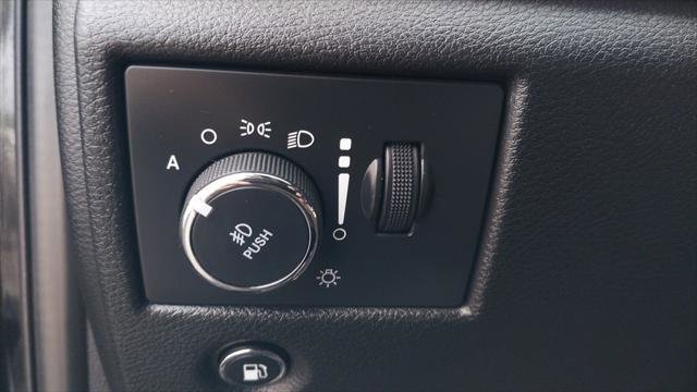 Used 2022 Jeep Grand Cherokee Limited image 32