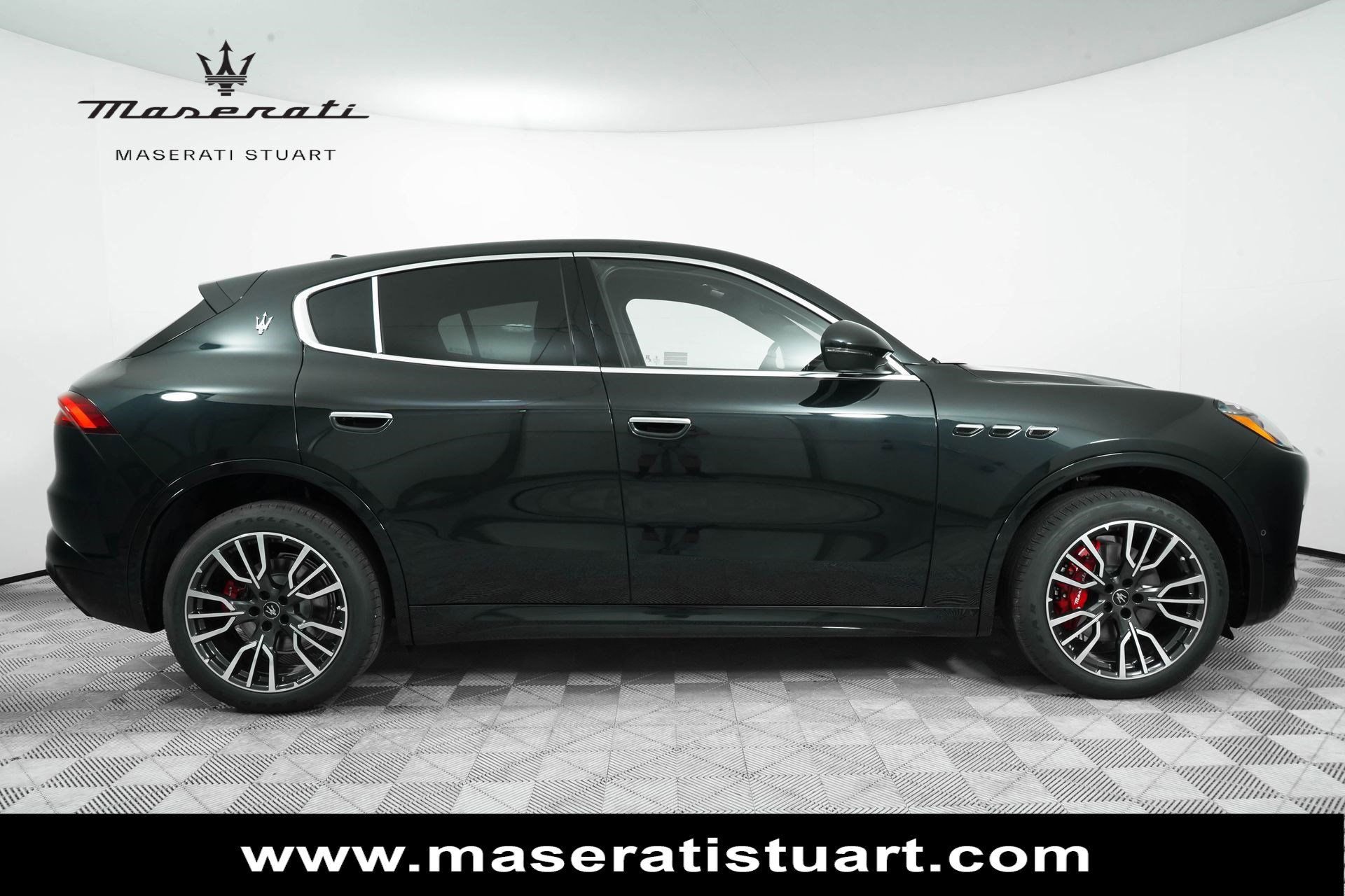 New 2025 Maserati Grecale GT image 14