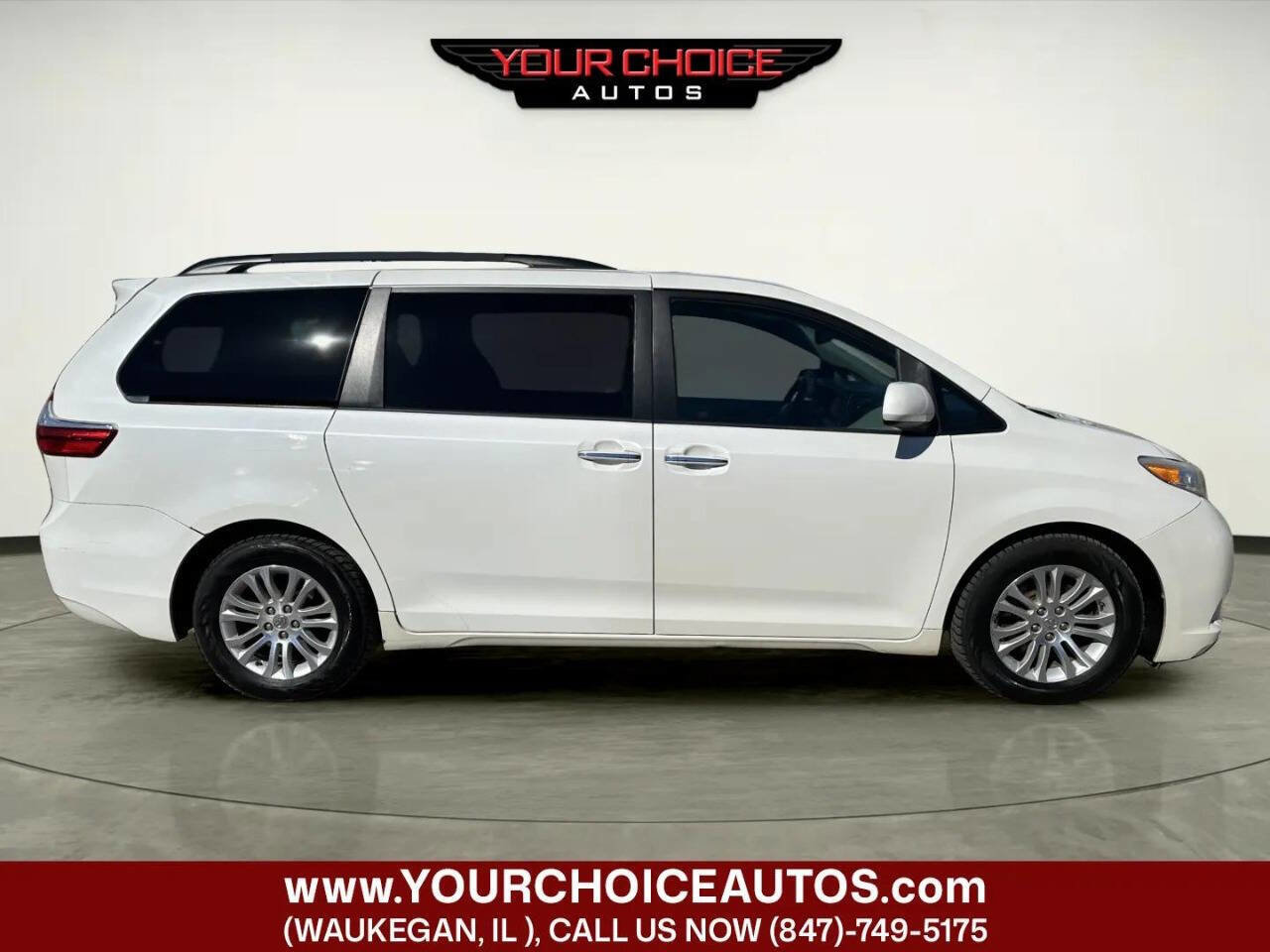 Used 2015 Toyota Sienna XLE image 6