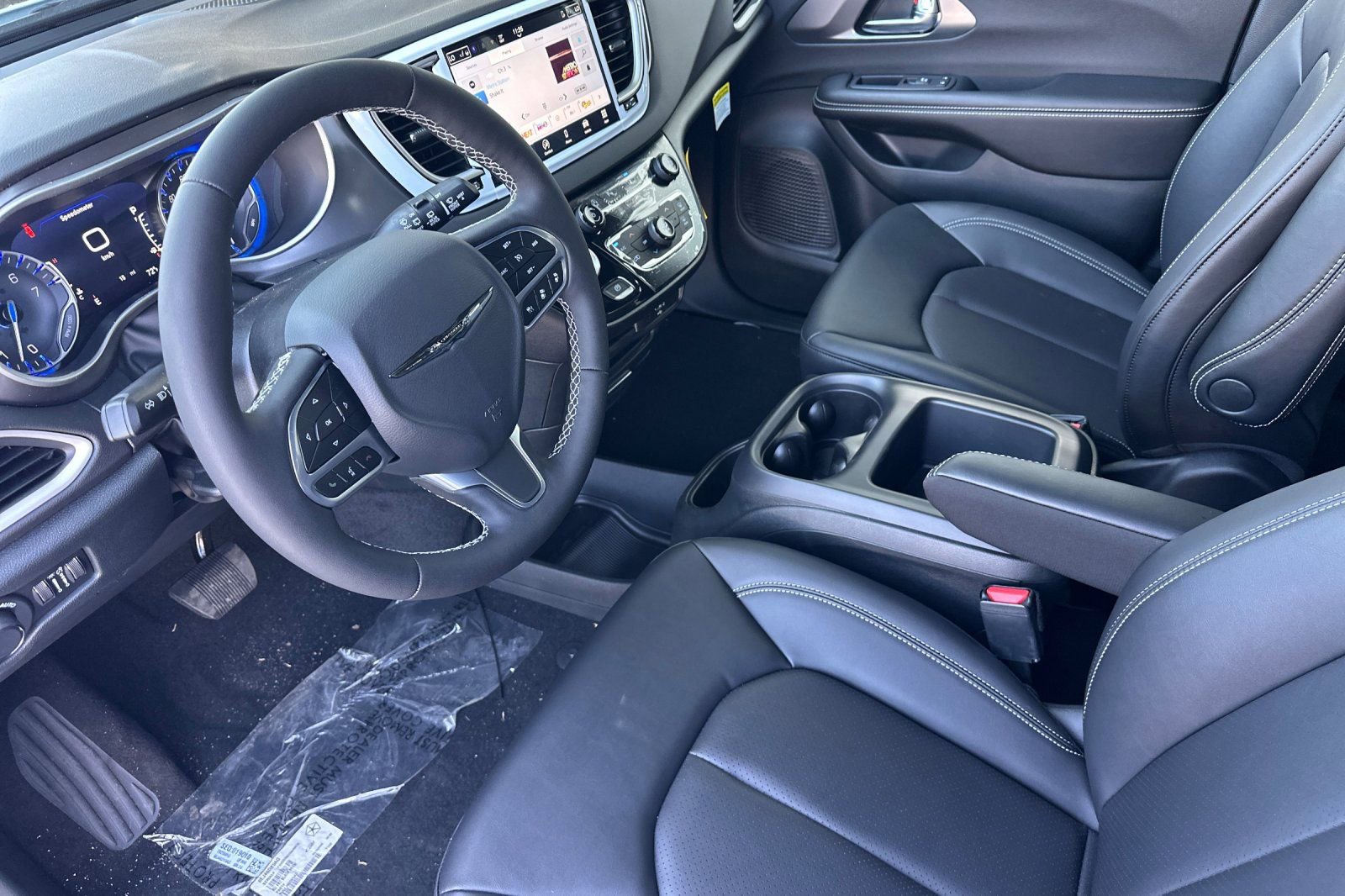 New 2026 Chrysler Voyager LX FWD image 7